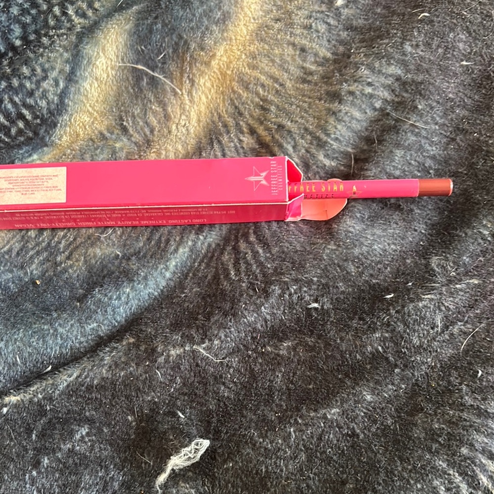 Jeffree Star Lip Liner - Deep Pink